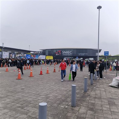 त्वरित शुष्क चिंतनशील टी-शर्ट रखरखाव के तरीके