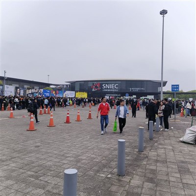 त्वरित शुष्क चिंतनशील टी-शर्ट रखरखाव के तरीके